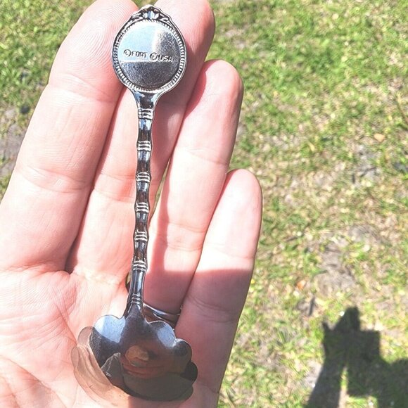 Vintage Scalloped Spoon Red rose Miniature Collectible spoon "RARE Scalloped" - Picture 3 of 11